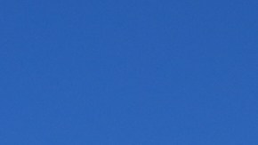 Manifestantes continúan protestando frente a un centro de ICE en Broadview, un suburbio de Chicago.