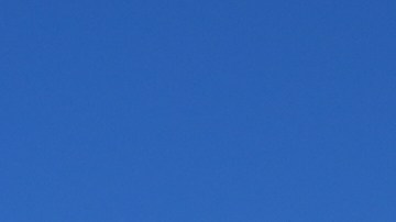 Manifestantes continúan protestando frente a un centro de ICE en Broadview, un suburbio de Chicago.