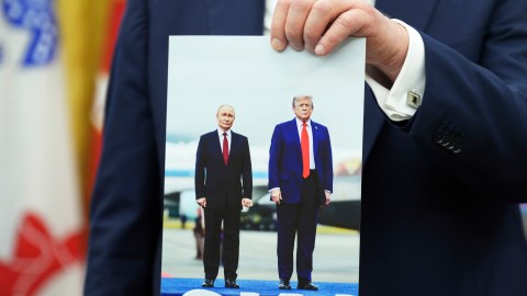 De forma inesperada, se suspendieron los planes para la cumbre entre Trump y Putin en Budapest.