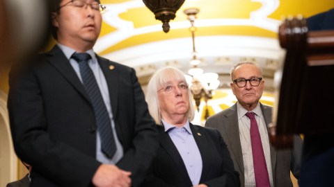 Senado canceló votación del martes sobre medidas contrapuestas para financiar el gobierno y poner fin al cierre.