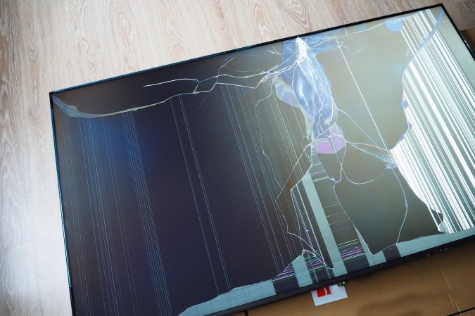 Intentar abrir tu TV nueva para "solucionar" un desperfecto puede anular la garantía del equipo