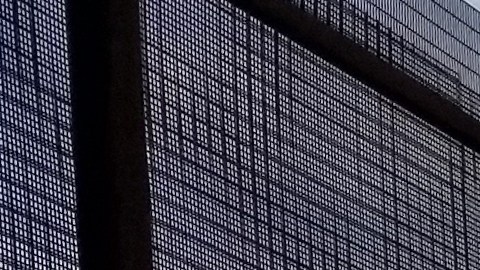 En los últimos meses, autoridades fronterizas han reportado un aumento en los rescates de inmigrantes que intentan cruzar por alcantarillas o túneles pluviales.