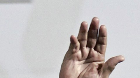 AMLO reaparece y advierte que saldrá a la calle en caso de un intento de golpe de estado y para defender a Sheinbaum