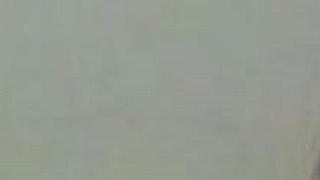 Mendoza fue arrestada el jueves y acusada de solicitar los servicios de un menor