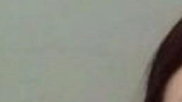 Mendoza fue arrestada el jueves y acusada de solicitar los servicios de un menor