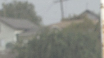 Veterano de guerra en un monumento en honor a los soldados latinos en el este de LA.