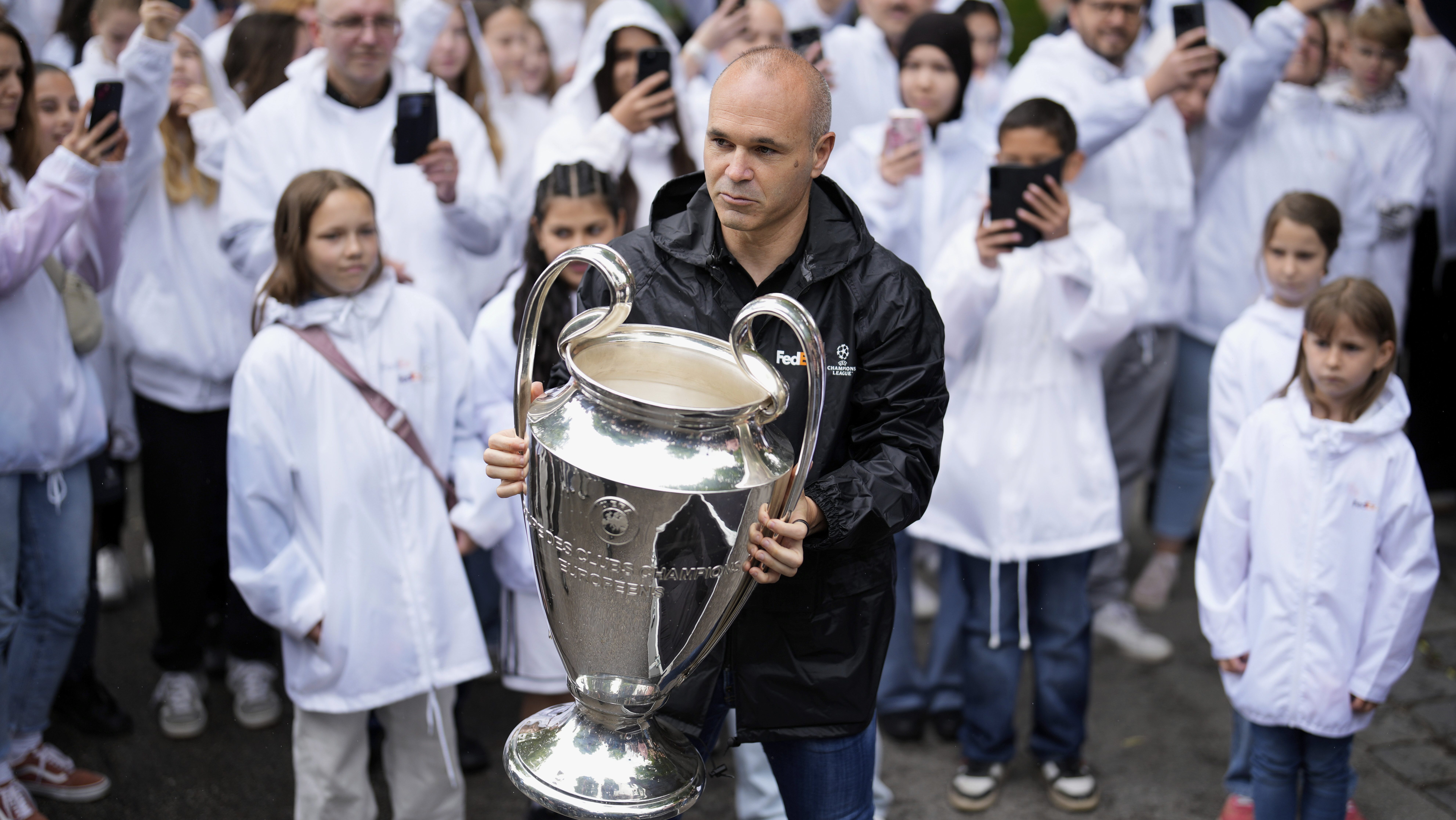 Andrés Iniesta comienza su carrera como entrenador en Medio Oriente
