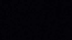 Imágenes difundidas en redes sociales mostraron una densa columna de humo negro elevándose desde las inmediaciones del aeropuerto