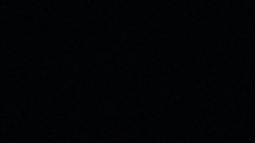 Imágenes difundidas en redes sociales mostraron una densa columna de humo negro elevándose desde las inmediaciones del aeropuerto