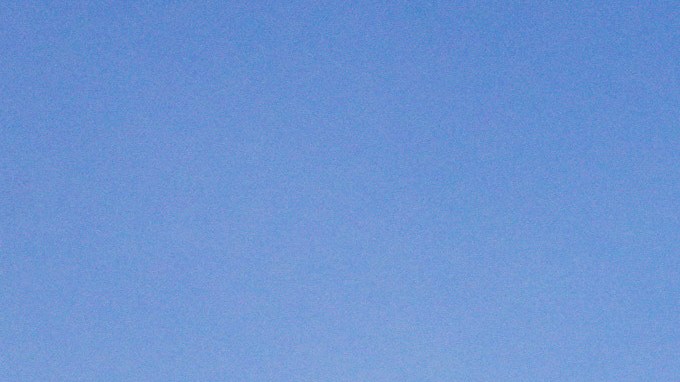 Manifestantes golpean a miembros de la policía durante la marcha de la Generación Z en CDMX.