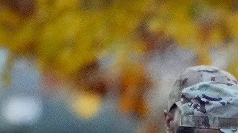 Elementos de la Guardia Nacional, con apoyo de la Policía de D.C., detuvieron al tirador sospechoso.