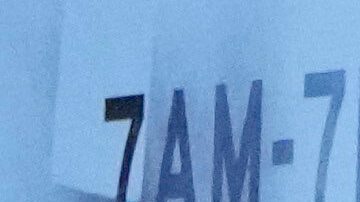 Un mayor sin arma de fuego logró reducirlo con una navaja de bolsillo. Las autoridades investigan el motivo del ataque.