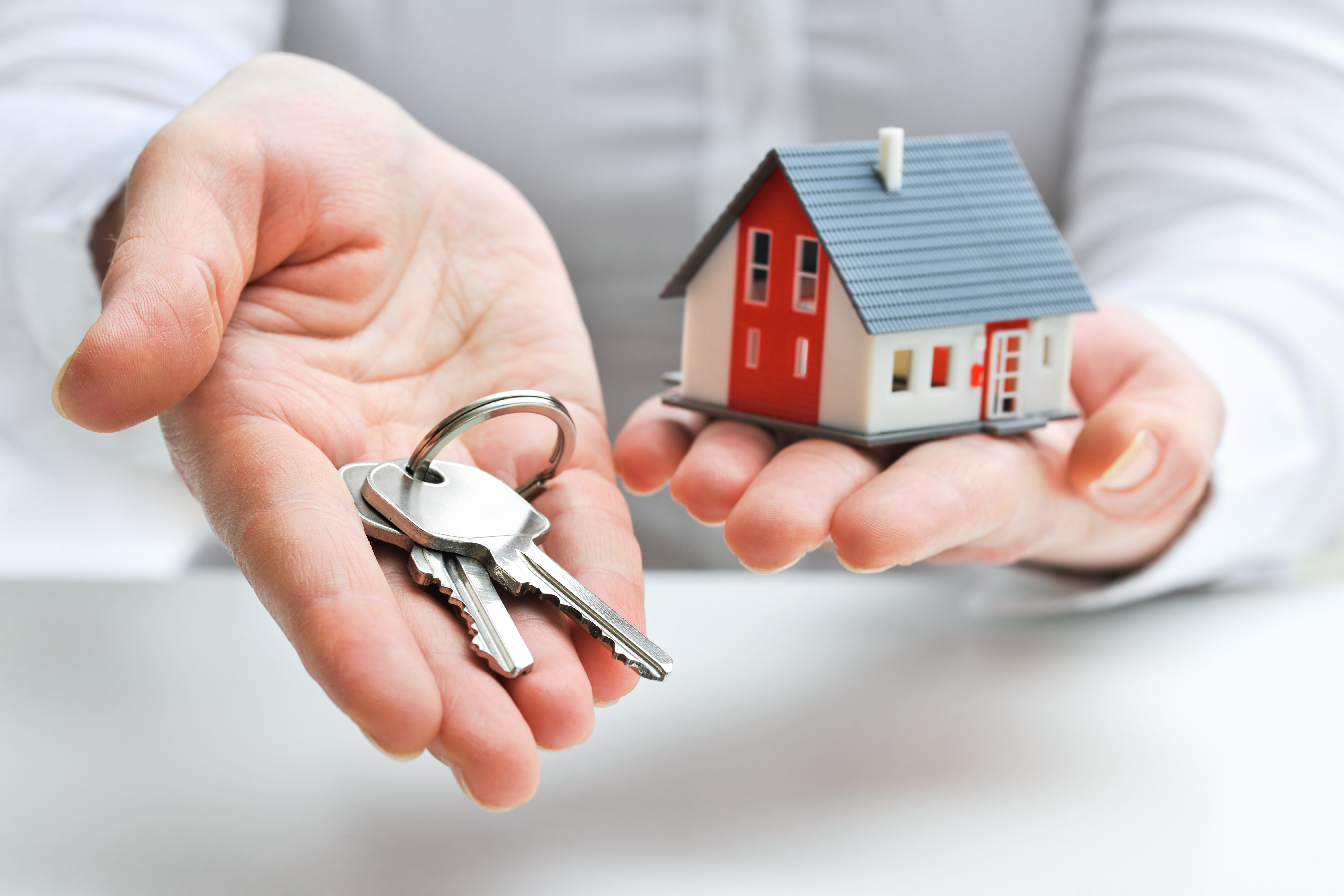 Ventas de viviendas nuevas en EE.UU. cayeron un 10.5% en julio