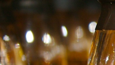 Excederse en el consumo de alcohol aumenta el riesgo de accidentes cerebrovasculares