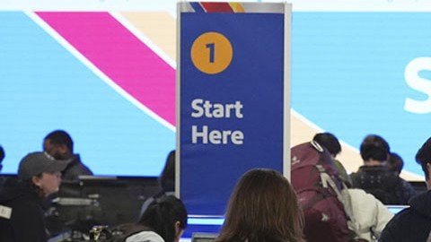 Pasajeros varados en aeropuertos estadounidenses