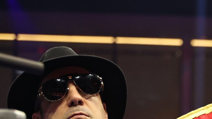 Jesse "Bam" Rodríguez unificó títulos de peso supermosca con una magistral actuación contra el argentino Fernando Martínez, a quien le quitó lo invicto.