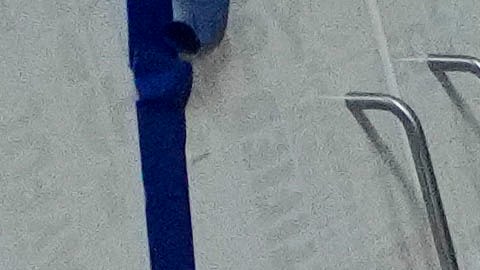 Una instructora habla con los niños en un centro de Head Start en Alaska.