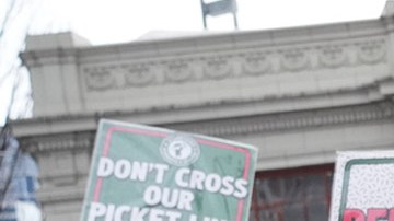Baristas de Starbucks en huelga