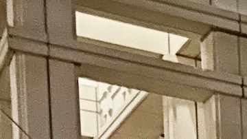 Los votantes hicieron largas filas cerca del cierre de las casillas a las 8 de la noche.