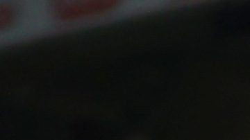 Sergio Canales levanta la mano en señal de celebración tras un gol con Rayados en el clásico regiomontano.