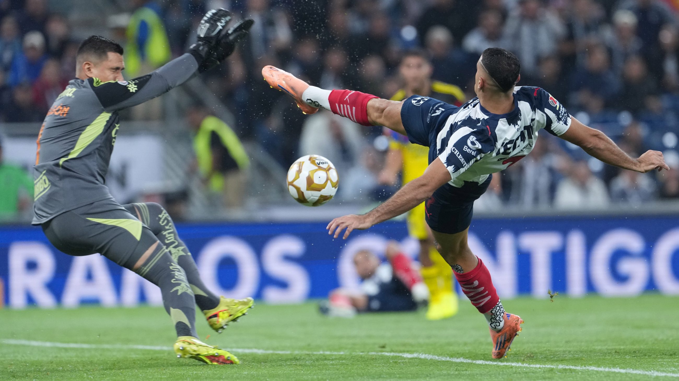 Monterrey puso al borde del nocaut al América en el duelo de ida de la liguilla: 2-0 - La Opinión