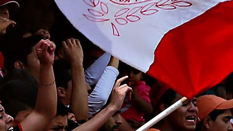 Toluca, Estado de México 9 de noviembre de 2014. Aficionados durante el partido correspondiente a la Jornada 16 del torneo Apertura 2014 de la Liga Bancomer MX, entre Los Diablos Rojos del Toluca y las Aguilas del América, celebrado en el Estadio Nemesio Diez. Foto: Imago7/Ernesto Pérez M.