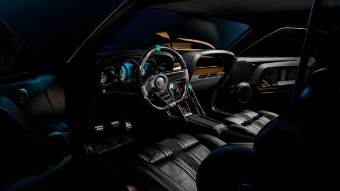 Interior del Ringbrothers Kingpin Mustang