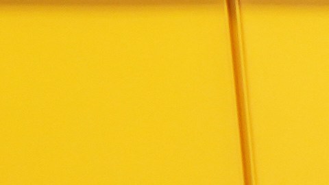 Miles de pasajeros pasan este domingo por la terminal aérea angelina.