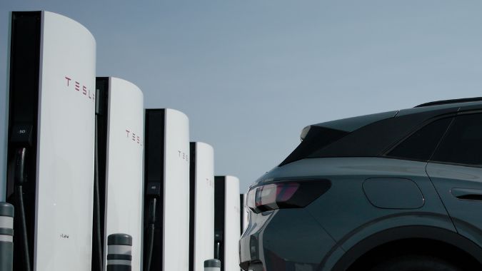 Volkswagen y Tesla Supercharger