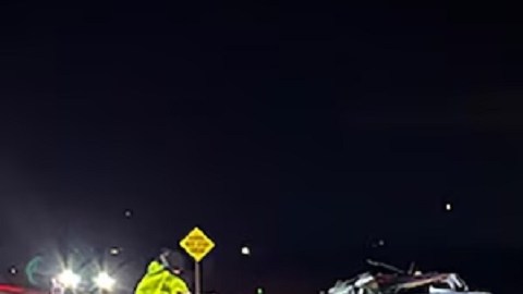 Las autoridades investigan por qué uno de los autos perdió el control antes del impacto.