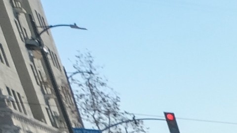 La iniciativa, que se ha consolidado como una tradición anual, entregará una comida caliente con pavo, completamente gratuita, así como artículos esenciales.