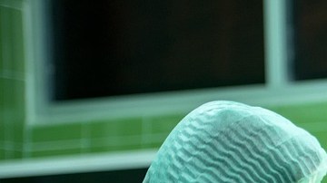 Durango prohíbe cirugías estéticas a menores de edad.