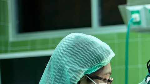 Durango prohíbe cirugías estéticas a menores de edad.