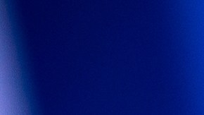 Aunque la situación provoca angustia, no golpees el cajero ni pulses las teclas al azar, porque no funcionará.