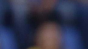 MEX9809. CIUDAD DE MÉXICO (MÉXICO), 29/11/2025.- Rodrigo Aguirre (d) de América disputa un balón con Sergio Ramos (i) de Monterrey este sábado, durante un partido por los cuartos de final del Torneo Apertura 2025 de la Liga MX, en el estadio Ciudad de los Deportes de Ciudad de México (México). EFE/Isaac Esquivel