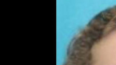 Craven County Crime Stoppers y los U.S. Marshals están ofreciendo una recompensa de $5,000 por información que lleve al arresto de Dominic Connelly.