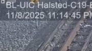 La policía de Chicago mantiene abierta la investigación para identificar y detener al responsable del ataque.