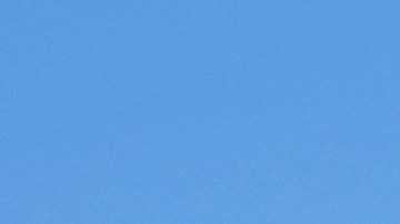 De acuerdo con el relato familiar, una parada de tránsito llevó a las autoridades a confundirlo con su hermano gemelo.