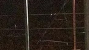 El incidente tuvo lugar al aproximarse el tren a la estación de Huntingdon, unos 120 kilómetros al norte de Londres.