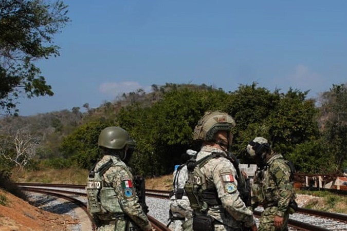 Sheinbaum garantiza "reparación integral" a víctimas y familiares tras accidente de tren