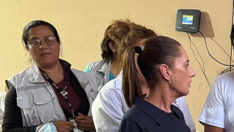 Sheinbaum garantiza "reparación integral" a víctimas y familiares tras accidente de tren