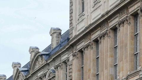 Ladrones del Louvre tuvieron menos de un minuto para escapar