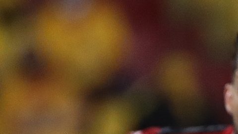 Mario Pineida en un duelo por la Copa Libertadores.