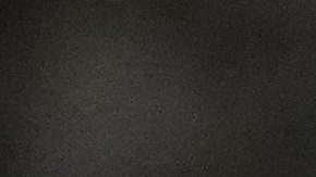 IliaTopuria presume su campeonato de peso pluma.