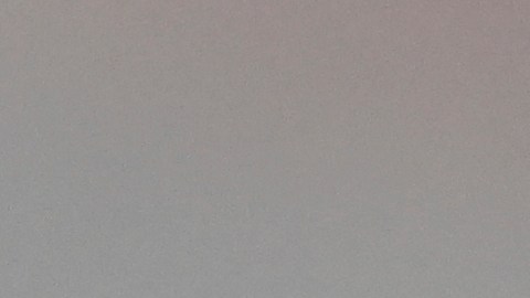 Los agentes enmascarados intimidan a los inmigrantes.