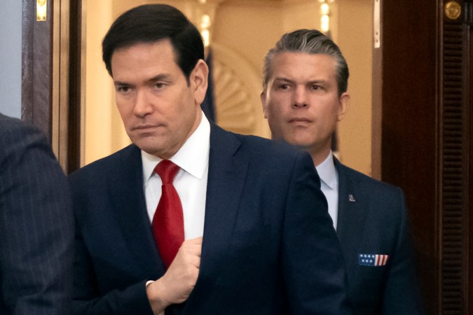 Senado cita a Hegseth y a Rubio para que expliquen los ataques en el Caribe