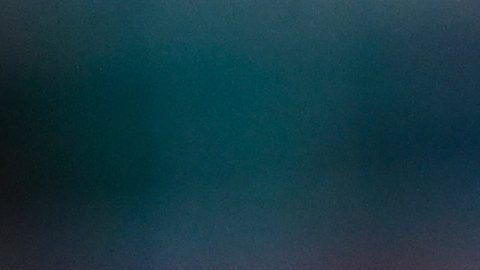 Travis Kelce saluda durante el juego contra los Tennessee Titans.