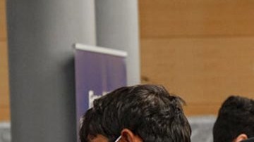 Afganos en espera de poder salir de su país