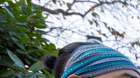 LOS ANGELES (United States), 13/12/2025.- Protesters (L-R) Aztlan Tenochtitlan, Alexandria Augustine and Steven Starr meet with Mayor Karen Bass outside her home where protesters had gathered in Los Angeles, California, USA, 13 December 2025. Several groups, including 50501, Valley Defensa, Human Liberation Coalition, and Extinction Rebellion, marched to the mayor's house to demand accountability and reform of the Los Angeles Police Department (LAPD). (Protestas, Alejandría) EFE/EPA/JILL CONNELLY