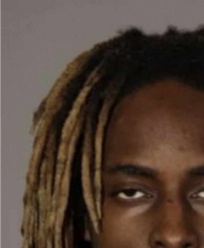 Clinton Adams está bajo custodia con una fianza de $1,475,000 dólares.